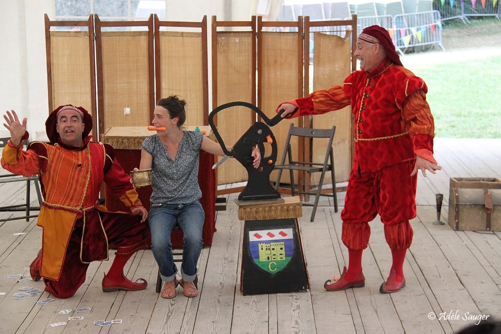 Quinzième festival "l'enfance de l'art" à Saint-Péray à la Cacharde organisé par la compagnie Zinzoline, le miracle de l'elixir crestois