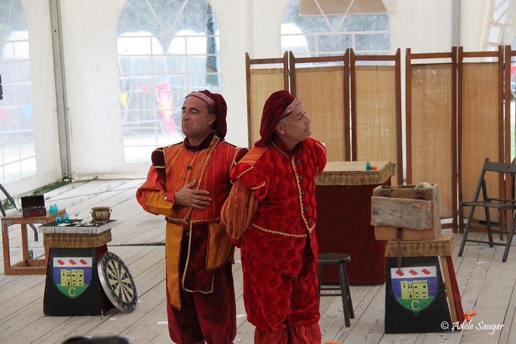 Quinzième festival "l'enfance de l'art" à Saint-Péray à la Cacharde organisé par la compagnie Zinzoline, le miracle de l'elixir crestois
