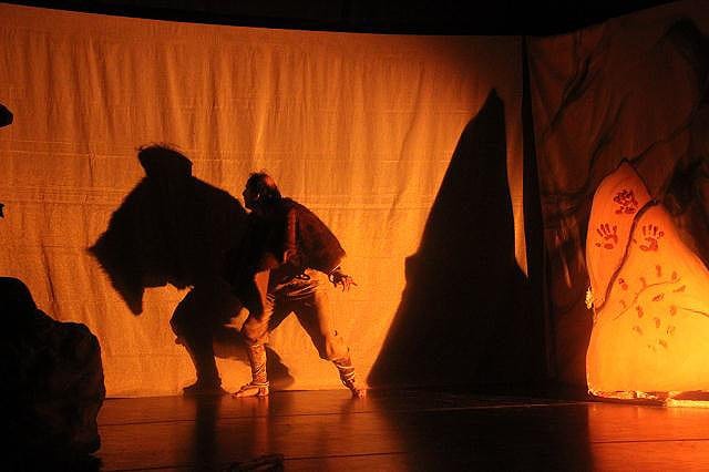 Spectacle autour de la grotte Chauvet proposé par la compagnie Zinzoline de Saint-Péray (07) - Ardèche