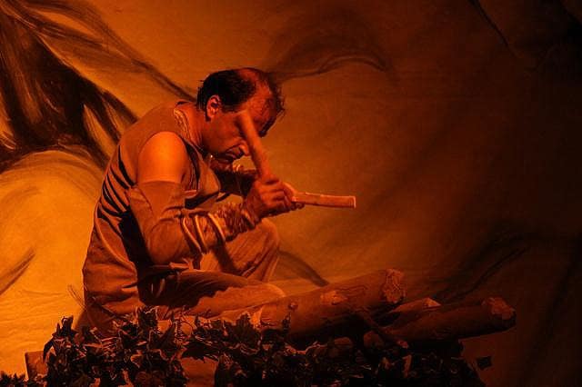 Spectacle autour de la grotte Chauvet proposé par la compagnie Zinzoline de Saint-Péray (07) - Ardèche