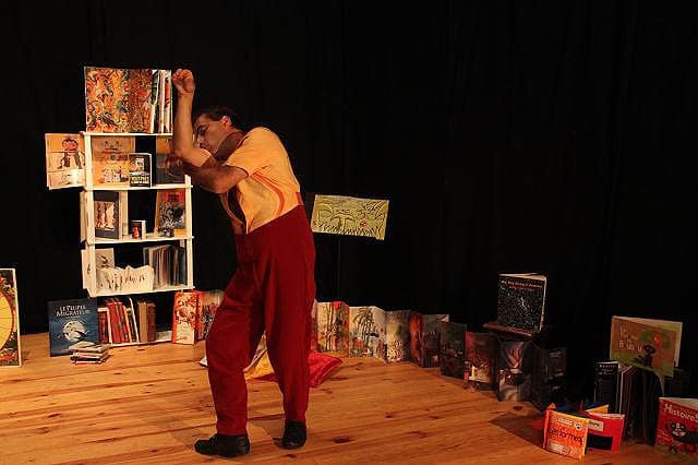 Spectacle de la compagnie Zinzoline autour de la lecture - Histoires sans parole