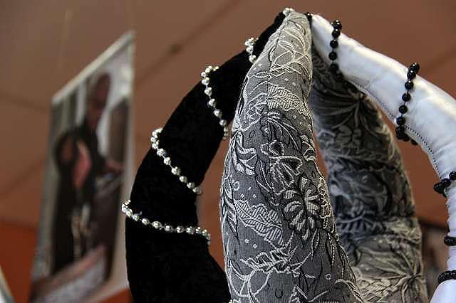 Exposition de la compagnie Zinzoline, photographies et costumes de Venise au lycée Barthélémy de Laffemas de Valence en février 2013