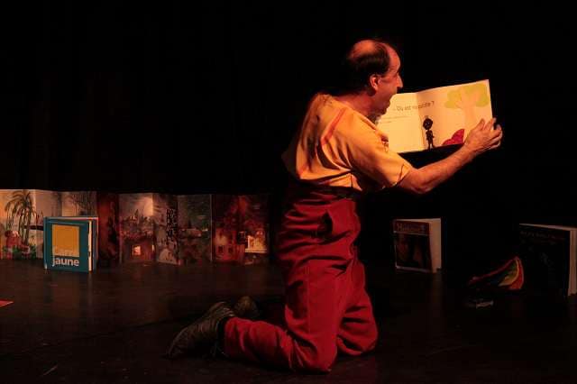 Intervention de la compagnie Zinzoline à l'OMS (Organisation mondiale de la santé) à Genève