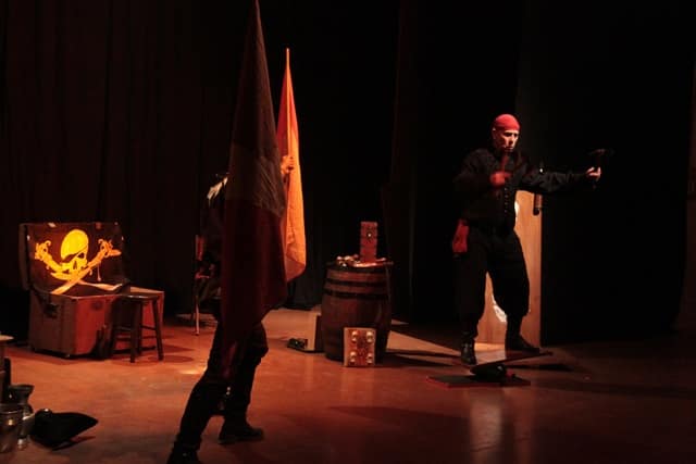 Les Frères de la côte, spectacle de la compagnie Zinzoline et d'Absolu théâtre, représentation du 13/02/2015 à la Cacharde