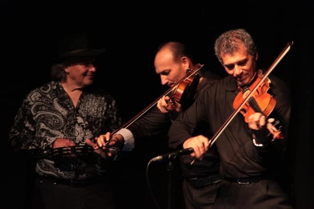 Concert de Urs Karpatz à la Cacharde à Saint-Péray