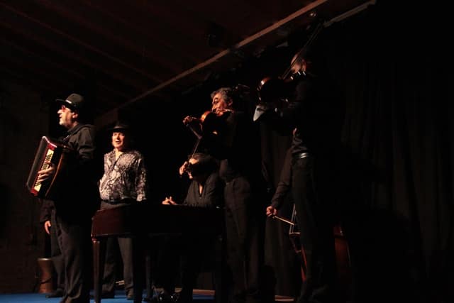 Concert de Urs Karpatz à la Cacharde à Saint-Péray