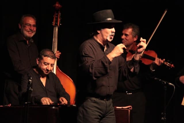 Concert de Urs Karpatz à la Cacharde à Saint-Péray