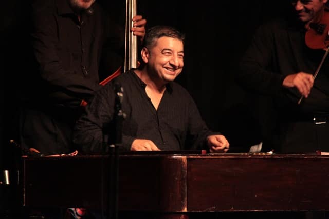 Concert de Urs Karpatz à la Cacharde à Saint-Péray