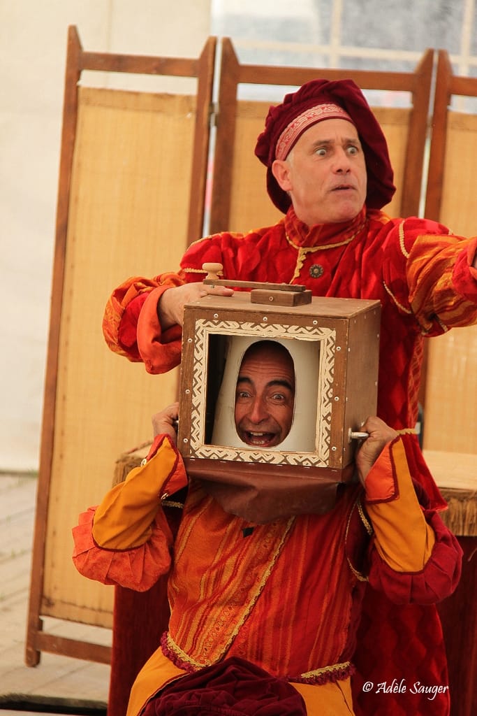Quinzième festival "l'enfance de l'art" à Saint-Péray à la Cacharde organisé par la compagnie Zinzoline, le miracle de l'elixir crestois