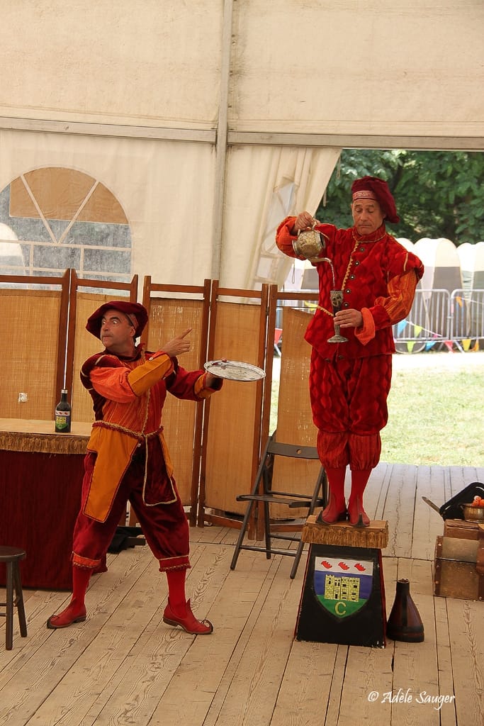 Quinzième festival "l'enfance de l'art" à Saint-Péray à la Cacharde organisé par la compagnie Zinzoline, le miracle de l'elixir crestois