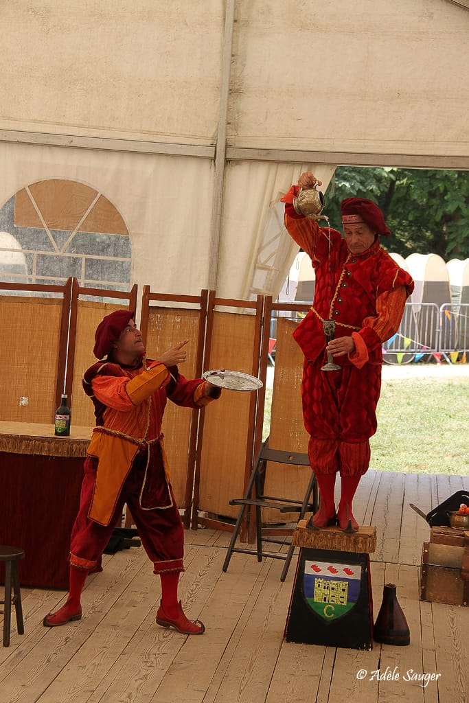 Quinzième festival "l'enfance de l'art" à Saint-Péray à la Cacharde organisé par la compagnie Zinzoline, le miracle de l'elixir crestois