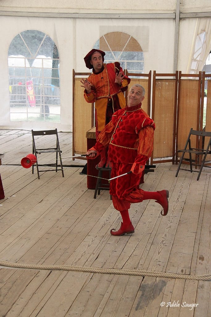Quinzième festival "l'enfance de l'art" à Saint-Péray à la Cacharde organisé par la compagnie Zinzoline, le miracle de l'elixir crestois