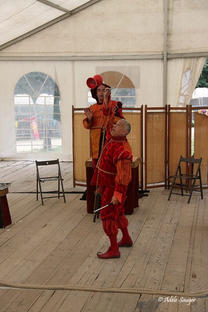 Quinzième festival "l'enfance de l'art" à Saint-Péray à la Cacharde organisé par la compagnie Zinzoline, le miracle de l'elixir crestois