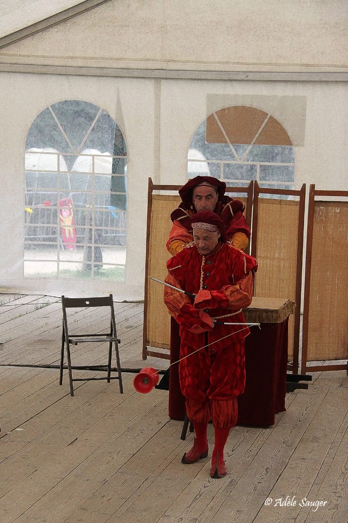 Quinzième festival "l'enfance de l'art" à Saint-Péray à la Cacharde organisé par la compagnie Zinzoline, le miracle de l'elixir crestois