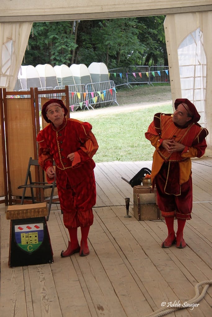 Quinzième festival "l'enfance de l'art" à Saint-Péray à la Cacharde organisé par la compagnie Zinzoline, le miracle de l'elixir crestois